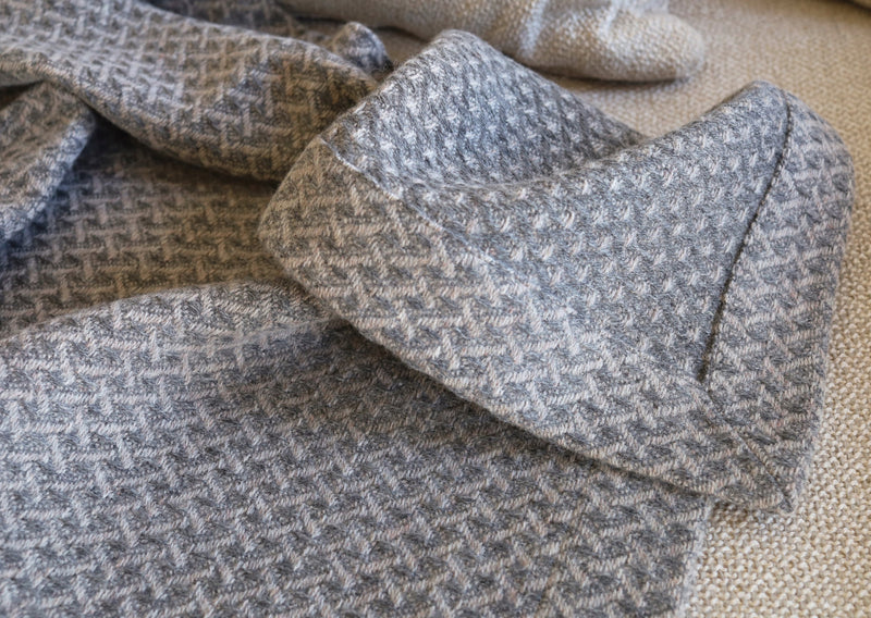 Lambswool Wolldecke mit Saum mit gewebtem Muster
