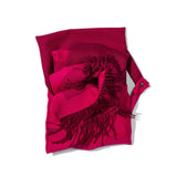 Schal und Reisedecke in pink aus Merinowolle gewebt in Pink und praktisch als Accessoire für den Zug in luxuriösem Design mit Nachhaltigkeit und handgefertigt als das perfekte Geschenk für Städtereisen