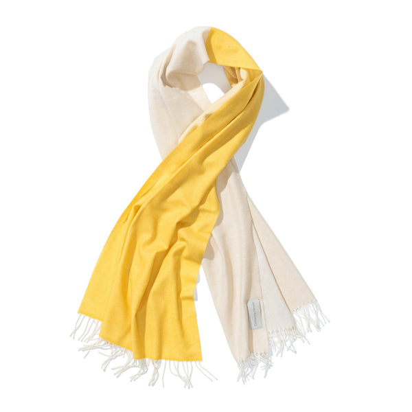 Schal aus Merinowolle Cashmere gewebt in gelb weiss chic als Accessoire in Color Block Design mit Nachhaltigkeit als das perfekte Geschenk für Fashion Styling