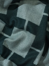 Wolldecke Plaid hochwertig in grün Muster aus extra feinem Merino gewebt als zeitloses Interieur-Accessoire für Stil Zuhause in luxuriösem Design und Nachhaltigkeit und das perfekte Geschenk für Wohnzimmer und Stil Liebhaber